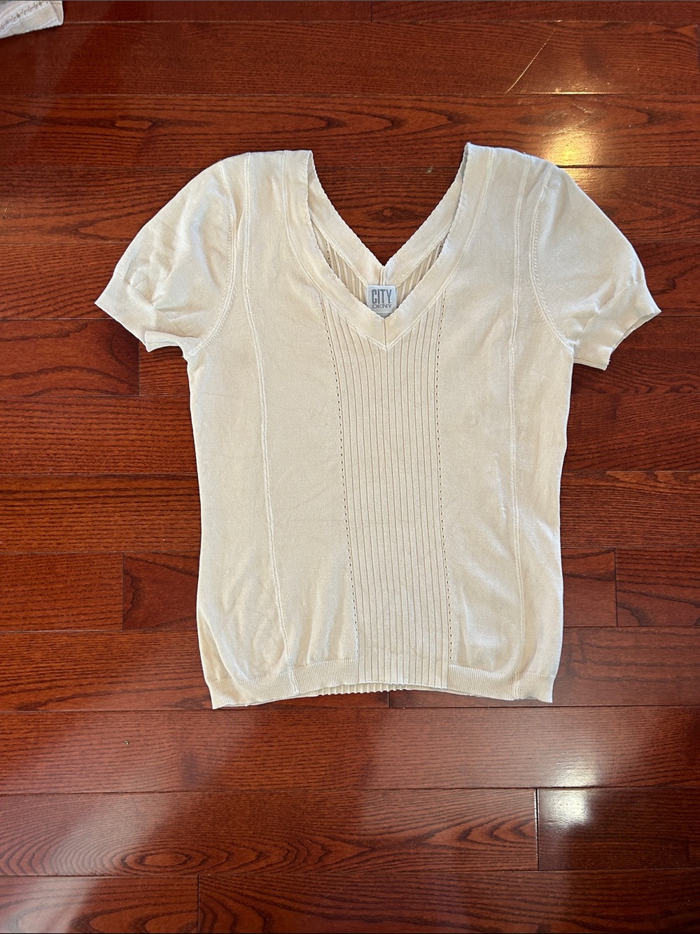 Dkny Cream V-Neck Short Sleeve Ribbed Knit Top